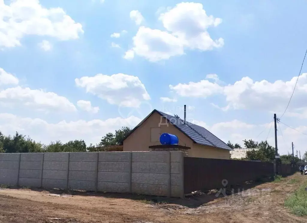Дом в Волгоградская область, Волжский Здоровье Химика СНТ, ул. 10-я ... - Фото 1