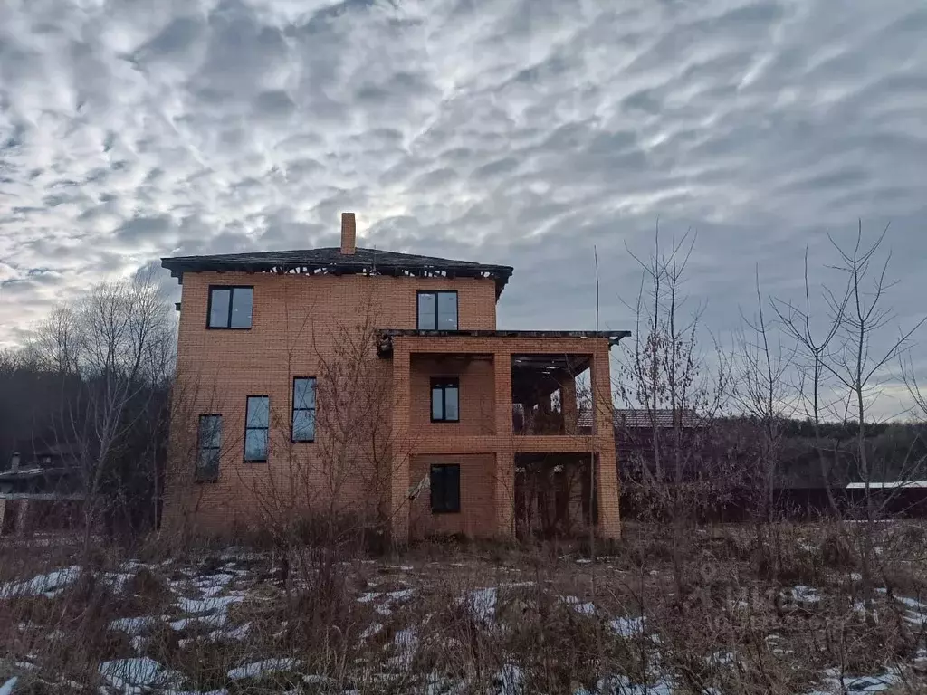 Дом в Калужская область, с. Совхоз Боровский ул. Рябиновая, 14 (400 м) - Фото 0