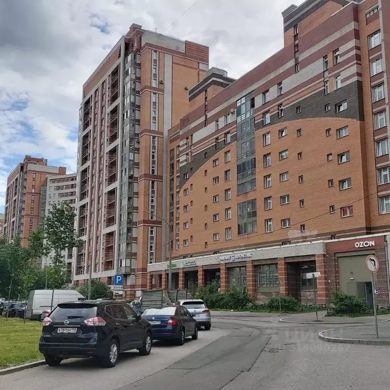 2-к кв. Санкт-Петербург Богатырский просп., 26к1 (70.0 м) - Фото 0