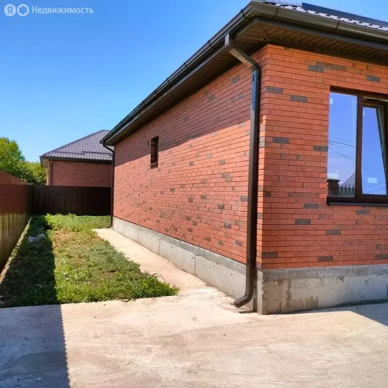 Дом в станица Новотитаровская, Продольная улица, 65 (100 м) - Фото 0