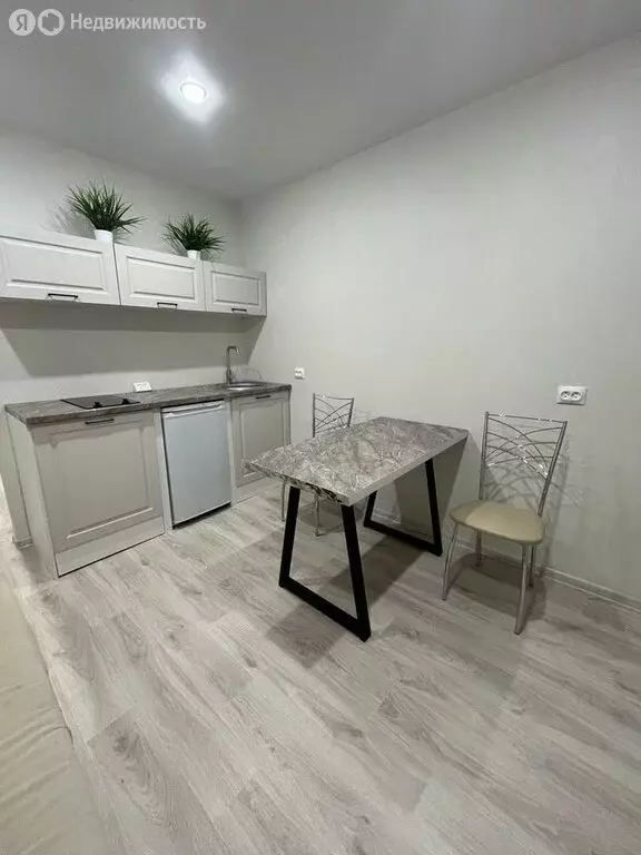 Квартира-студия: Иркутск, улица Помяловского, 1Б (17 м) - Фото 1