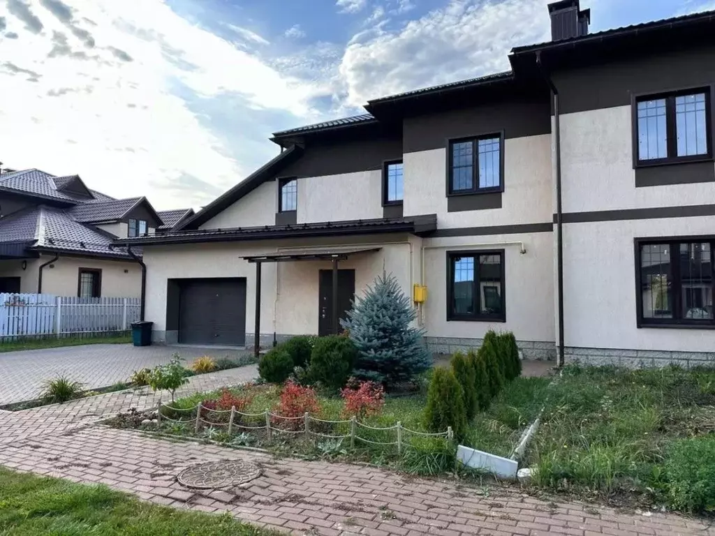 Таунхаус в Московская область, Щелково городской округ, Варежки кв-л ... - Фото 1