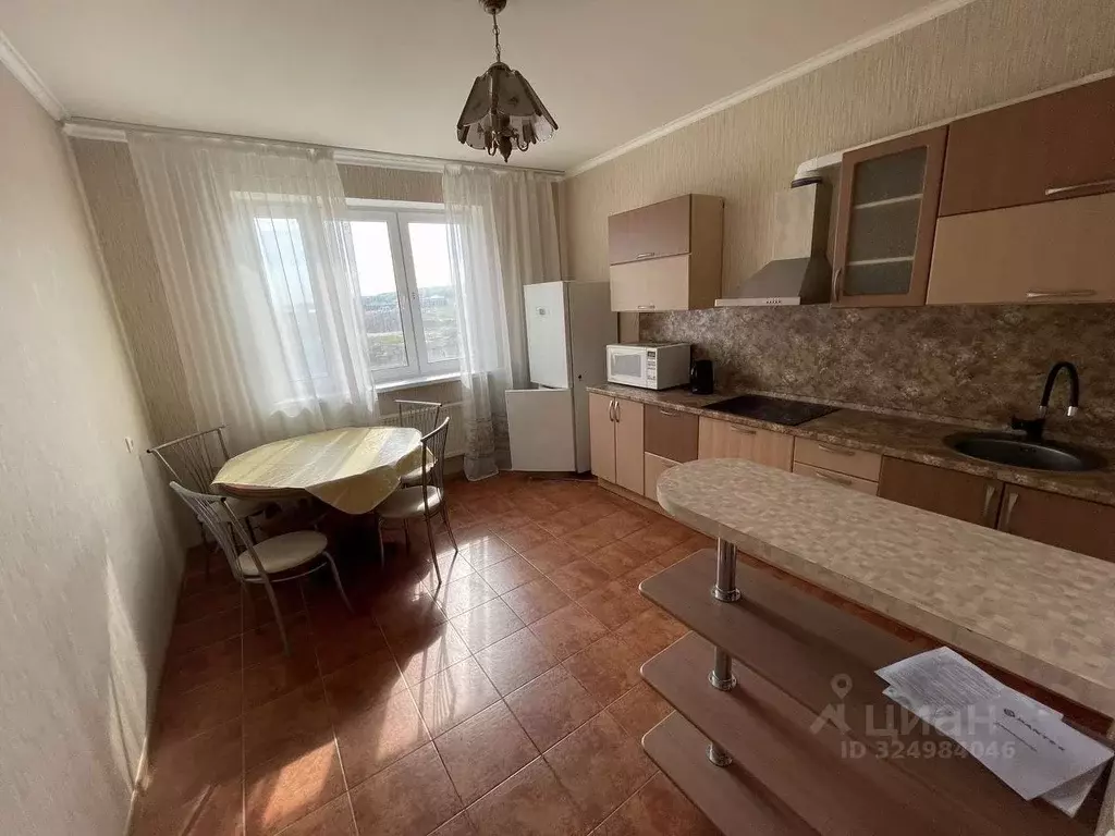 2-к кв. Белгородская область, Старый Оскол Степной мкр, 25 (72.0 м) - Фото 1