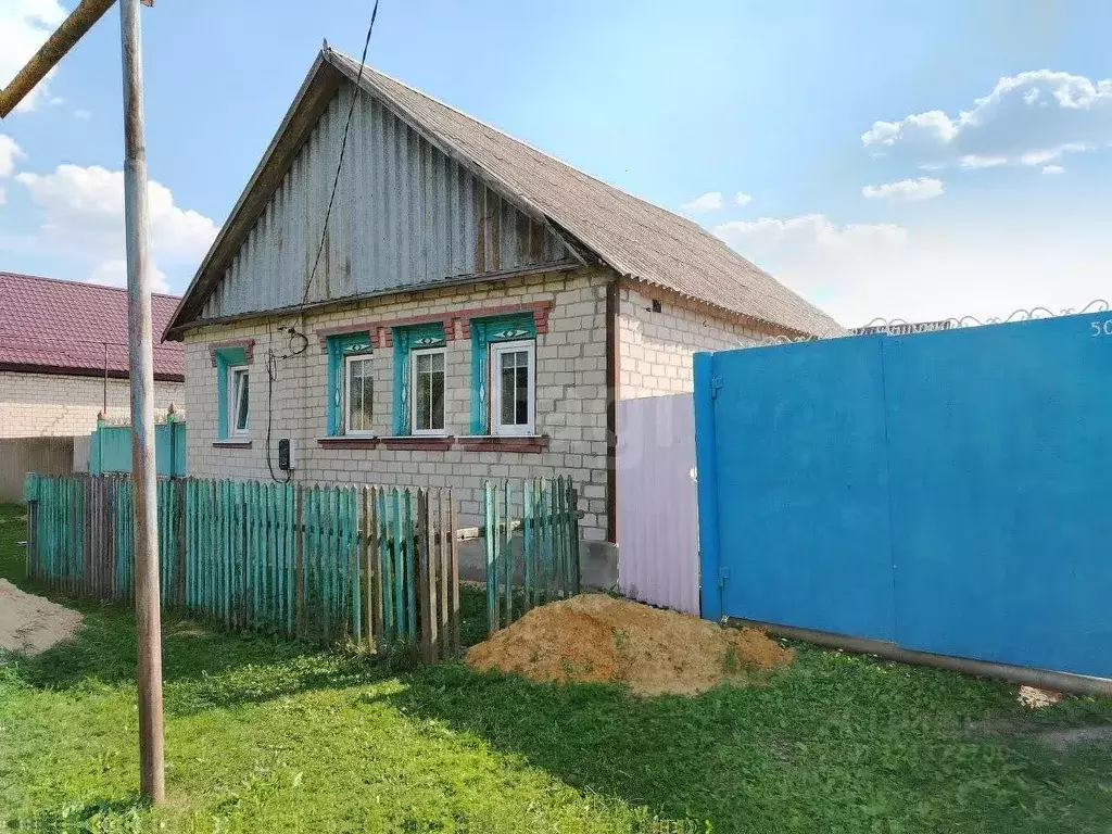 Дом в Белгородская область, Новооскольский муниципальный округ, с. ... - Фото 1