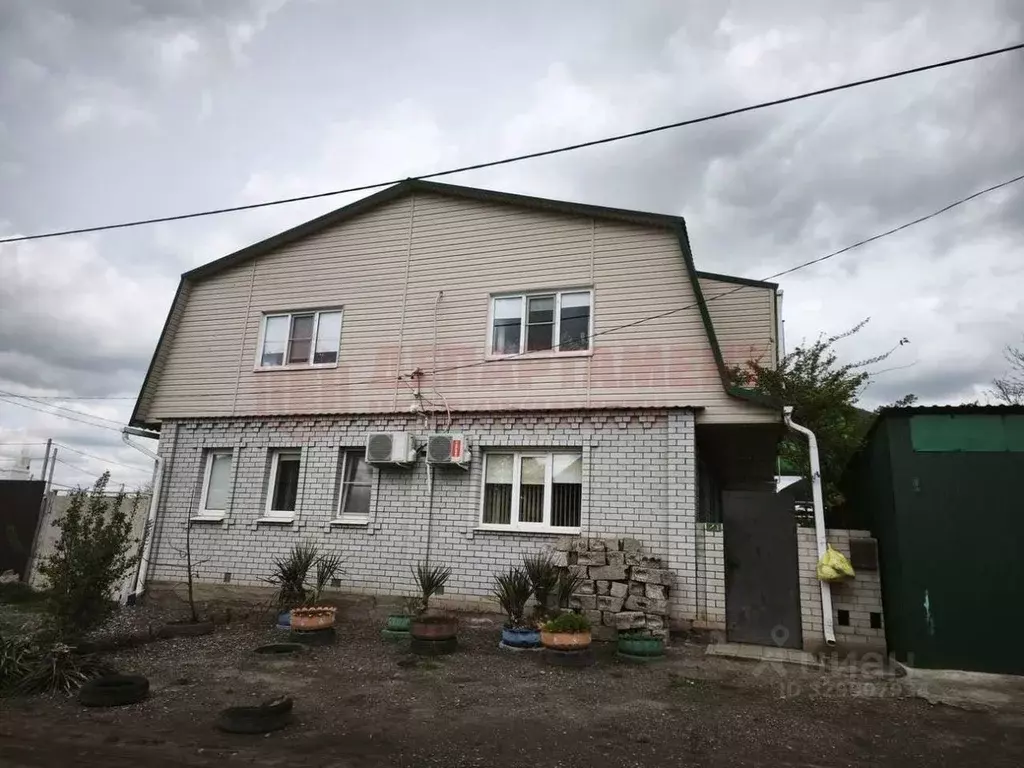 Дом в Астраханская область, Астрахань ул. Артемьевых, 71 (191 м) - Фото 2
