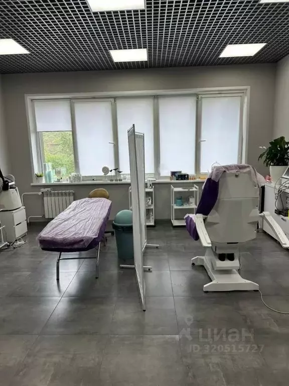 Помещение свободного назначения в Красноярский край, Красноярск ... - Фото 1