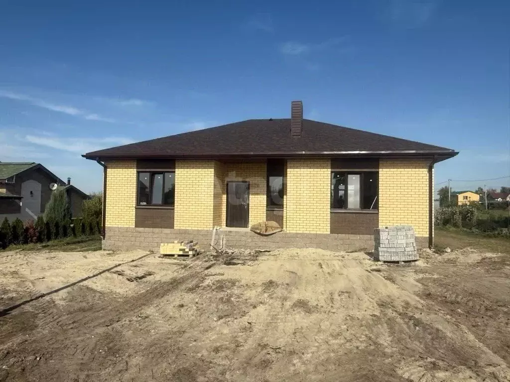 Дом в Белгородская область, Корочанский район, Мелиховское с/пос, с. ... - Фото 1