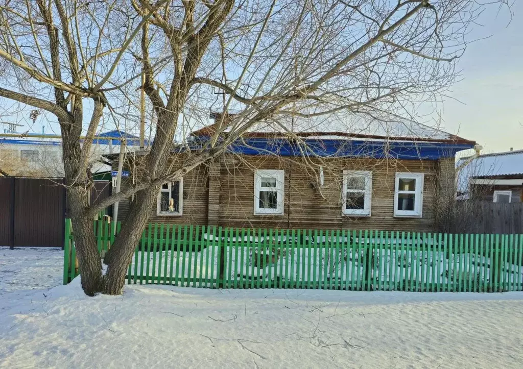 Дом в Омская область, Калачинск Омская ул., 16 (50 м) - Фото 1