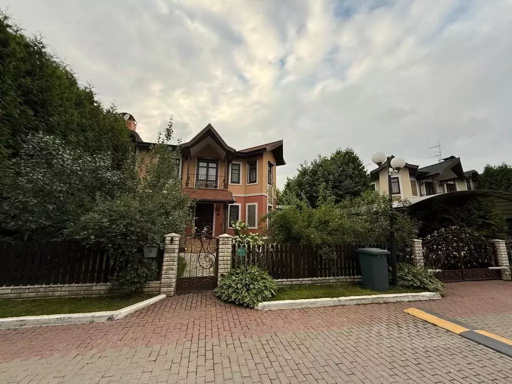 Таунхаус в Московская область, Люберцы городской округ, с. Верхнее ... - Фото 1
