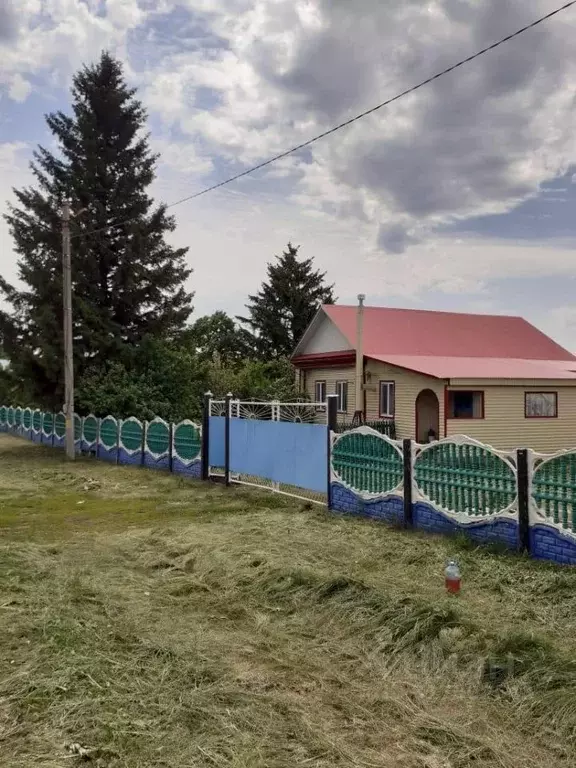 Дом в Башкортостан, Стерлибашевский сельсовет, д. Максютово ул. ... - Фото 0