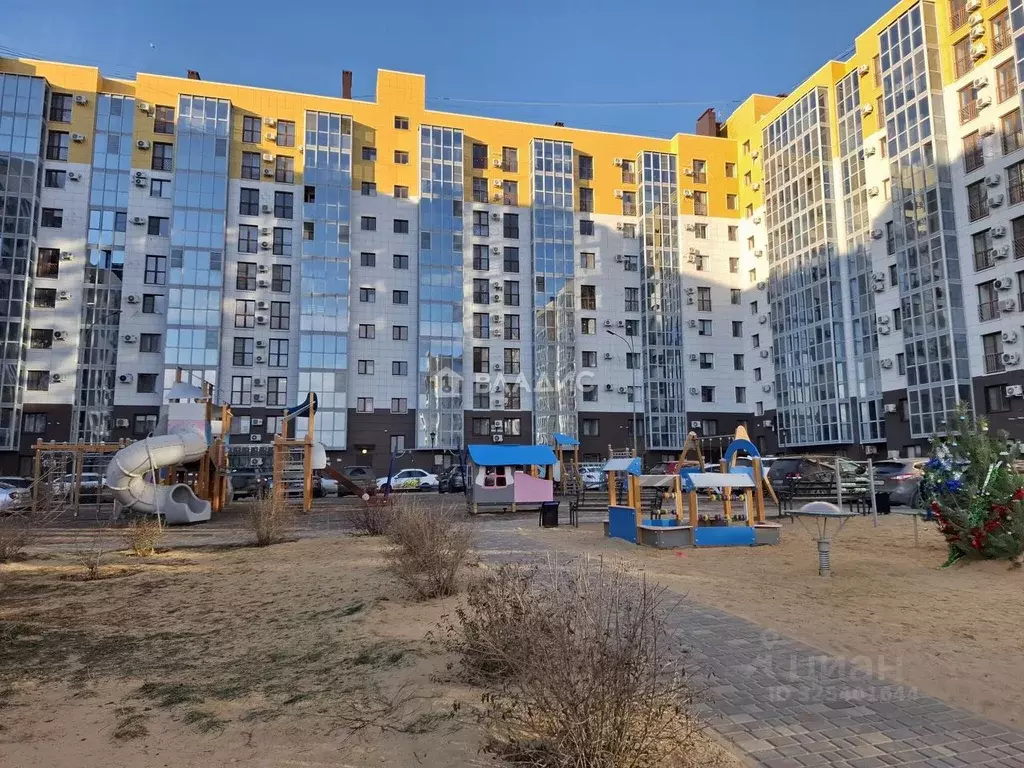 3-к кв. Волгоградская область, Волгоград ул. Расула Гамзатова, 7 ... - Фото 1