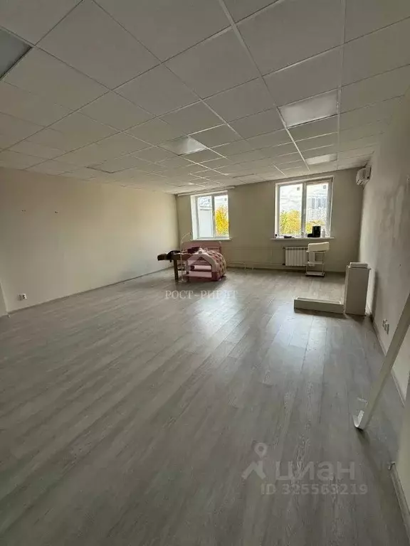 Помещение свободного назначения в Саратовская область, Энгельс ул. ... - Фото 1