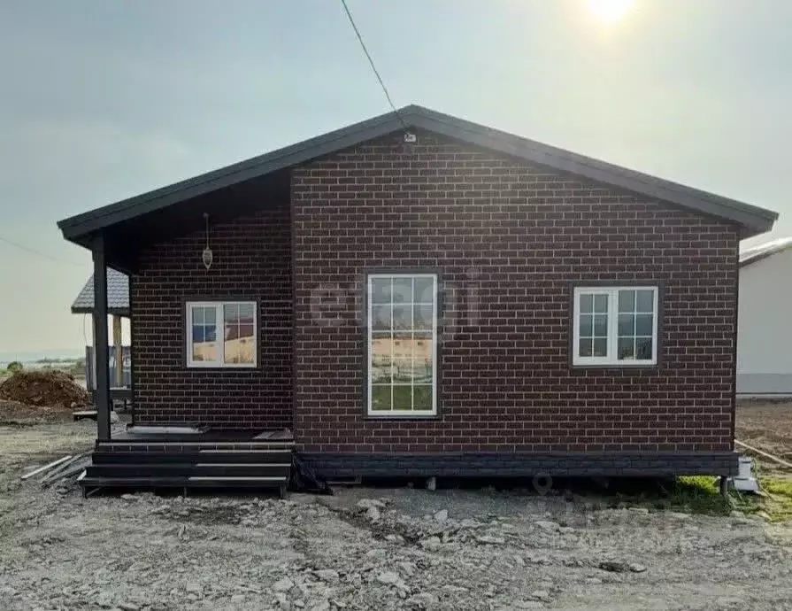 Дом в Сахалинская область, Анивский городской округ, с. Новотроицкое  ... - Фото 1