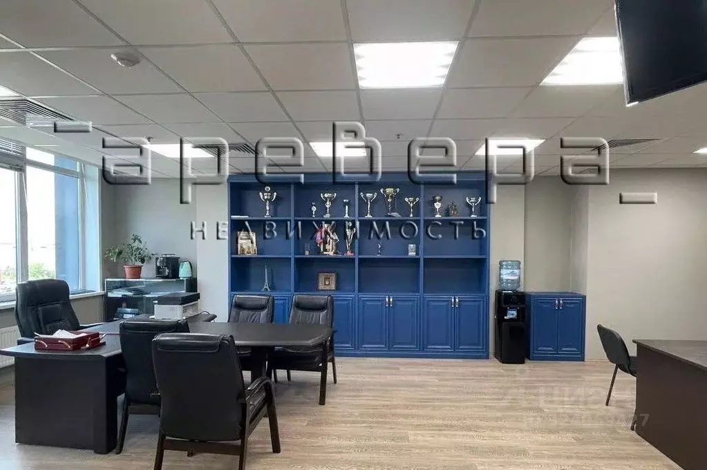 Офис в Красноярский край, Красноярск ул. Авиаторов, 49 (52 м) - Фото 1