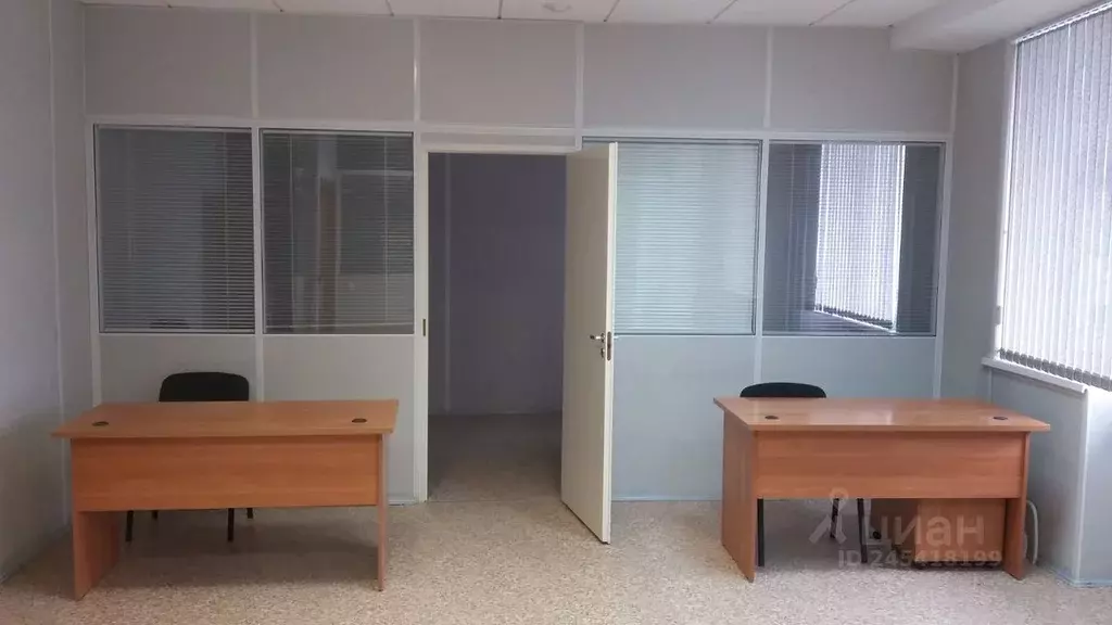 Офис в Свердловская область, Екатеринбург ул. Челюскинцев, 2 (56 м) - Фото 0