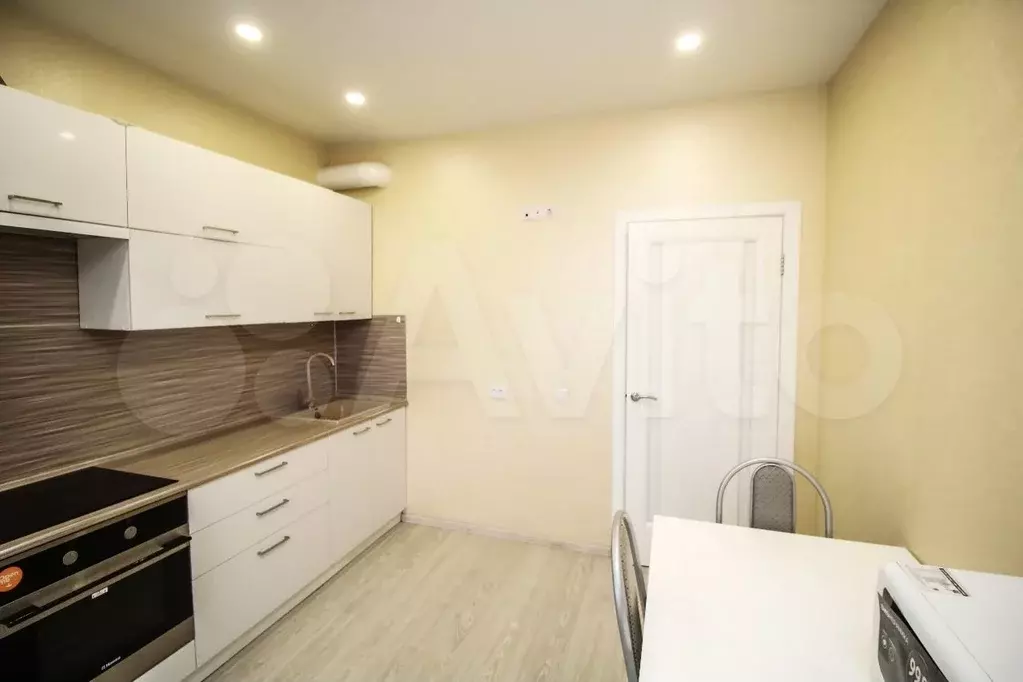 1-к. квартира, 40 м, 8/9 эт. - Фото 0