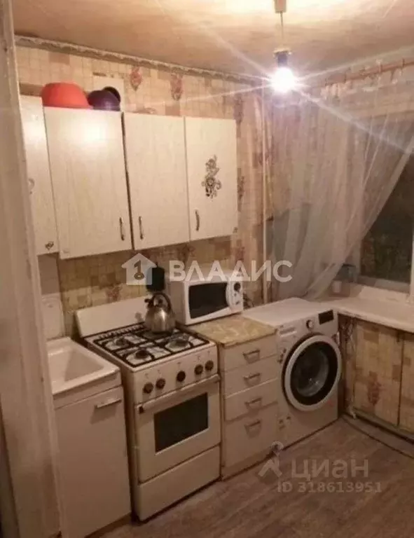 2-к кв. Московская область, Лобня ул. Калинина, 4 (44.0 м) - Фото 0