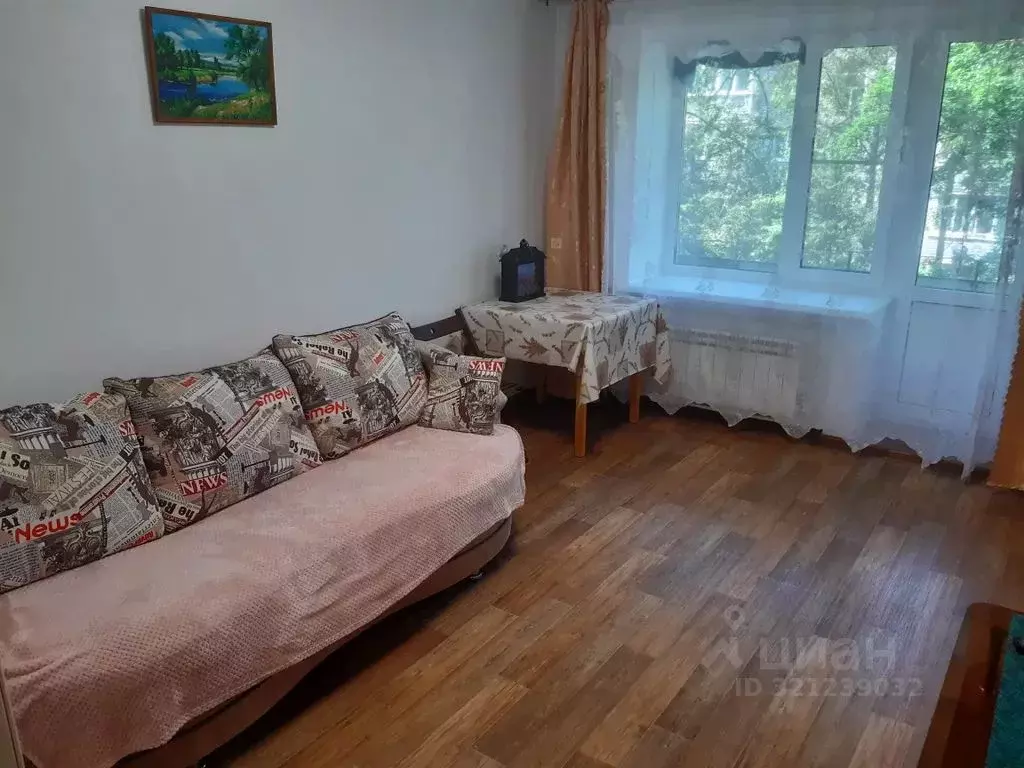 2-к кв. Ленинградская область, Тихвин 1-й мкр, 22 (50.0 м) - Фото 0