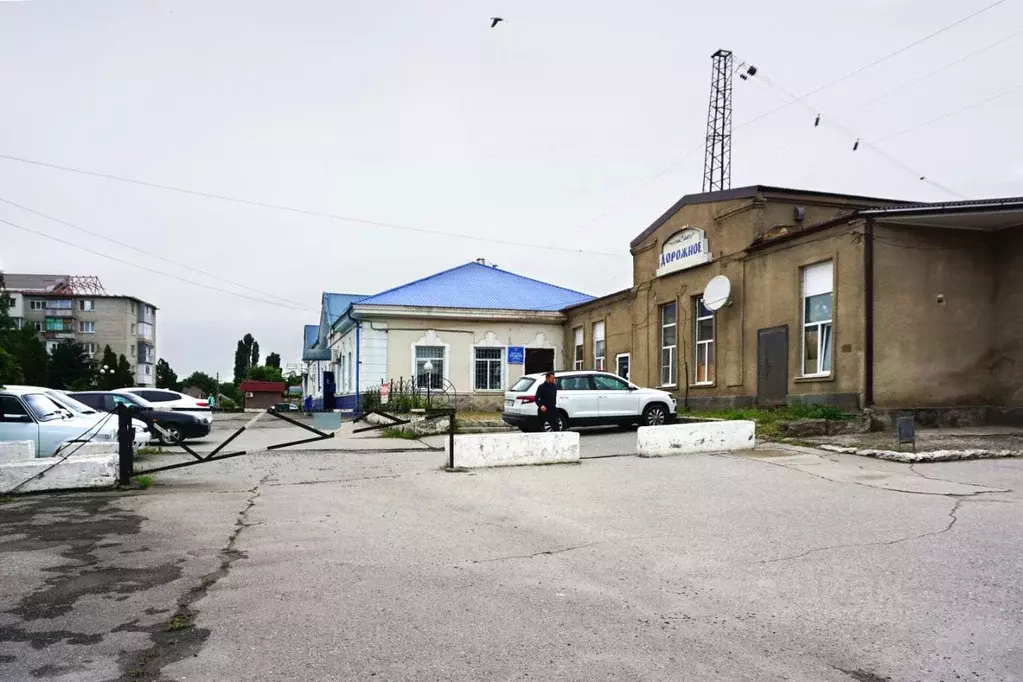 Торговая площадь в Кабардино-Балкария, Прохладный Привокзальная ул., 2 ... - Фото 0