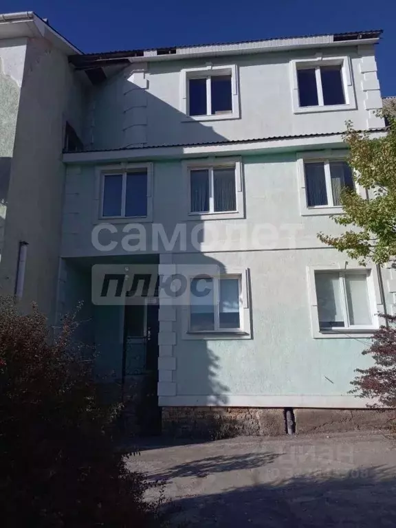 Таунхаус в Крым, Симферополь ул. Кременчугская (300 м) - Фото 1