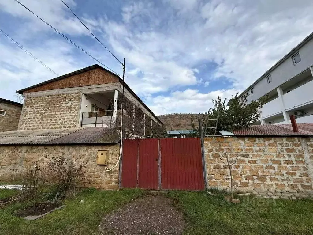 Дом в Крым, Алушта муниципальный округ, с. Солнечногорское ул. ... - Фото 1