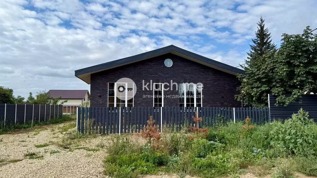 Дом в Татарстан, Лаишевский район, Большекабанское с/пос, с. Малые ... - Фото 1