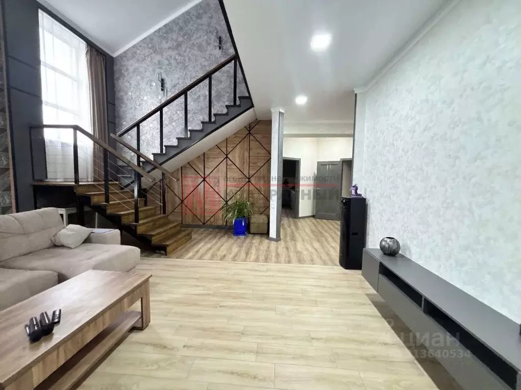 Дом в Белгородская область, Старый Оскол ул. Товолжанская, 45/26 (250 ... - Фото 2