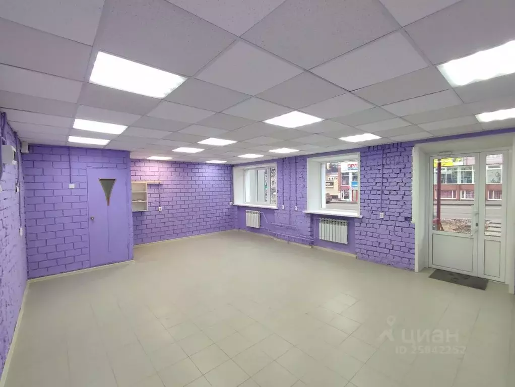 Помещение свободного назначения в Кировская область, Киров ул. Карла . - Фото 0