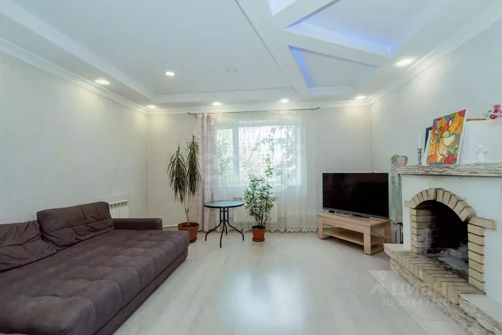 Дом в Алтайский край, Бийск ул. Ивана Шишкина, 34 (210 м) - Фото 1