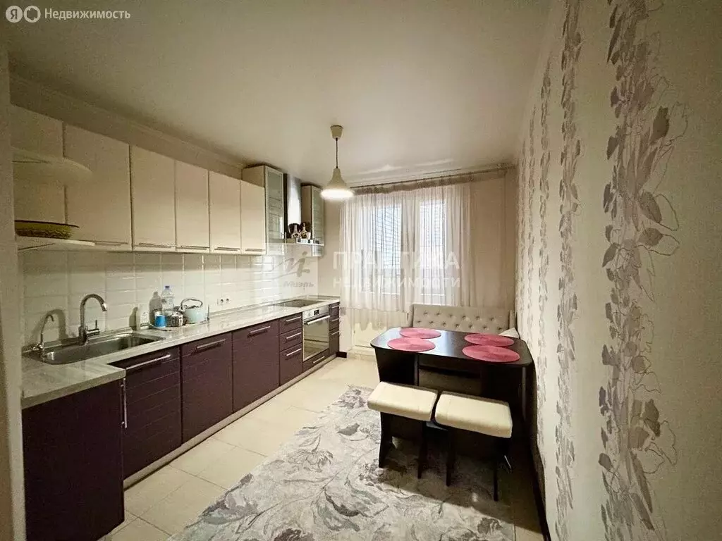 3-комнатная квартира: посёлок городского типа Бутово, жилой комплекс ... - Фото 1