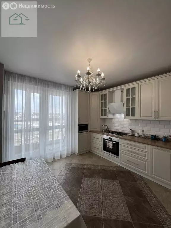 3-комнатная квартира: село Новая Усмань, улица Площадь Малевича, 1 ... - Фото 1