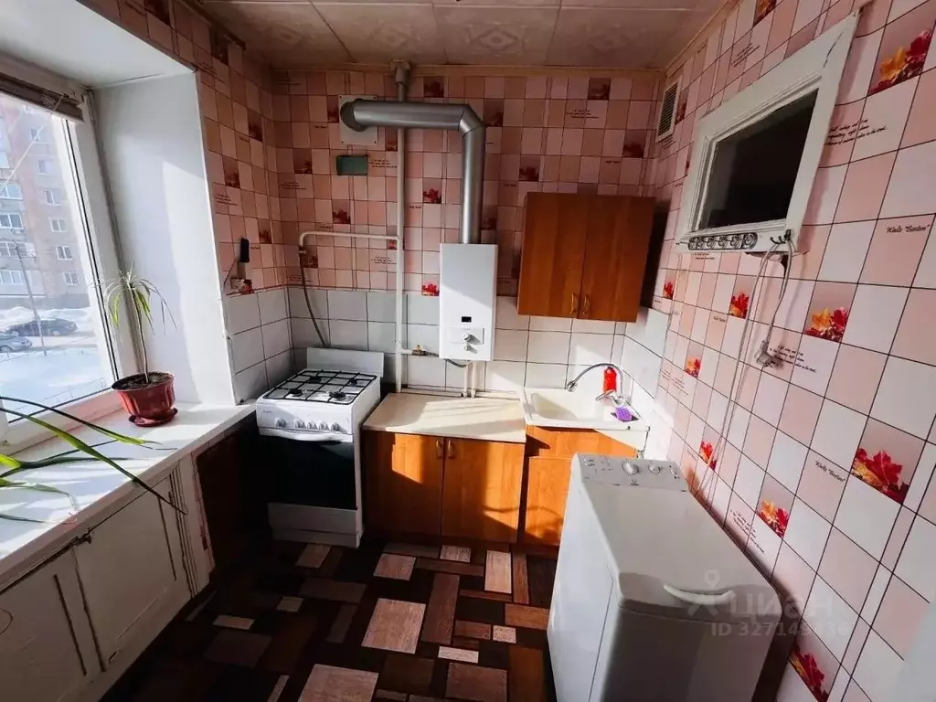 2-к кв. Башкортостан, Кумертау ул. Ломоносова, 1А (47.7 м) - Фото 2