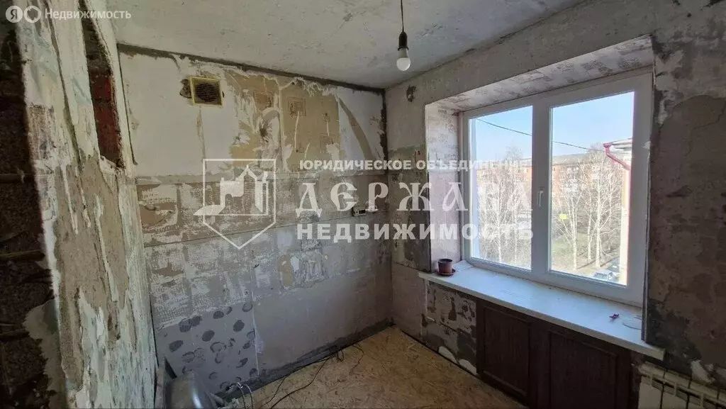 3-комнатная квартира: Междуреченск, проспект 50 лет Комсомола, 58 ... - Фото 2