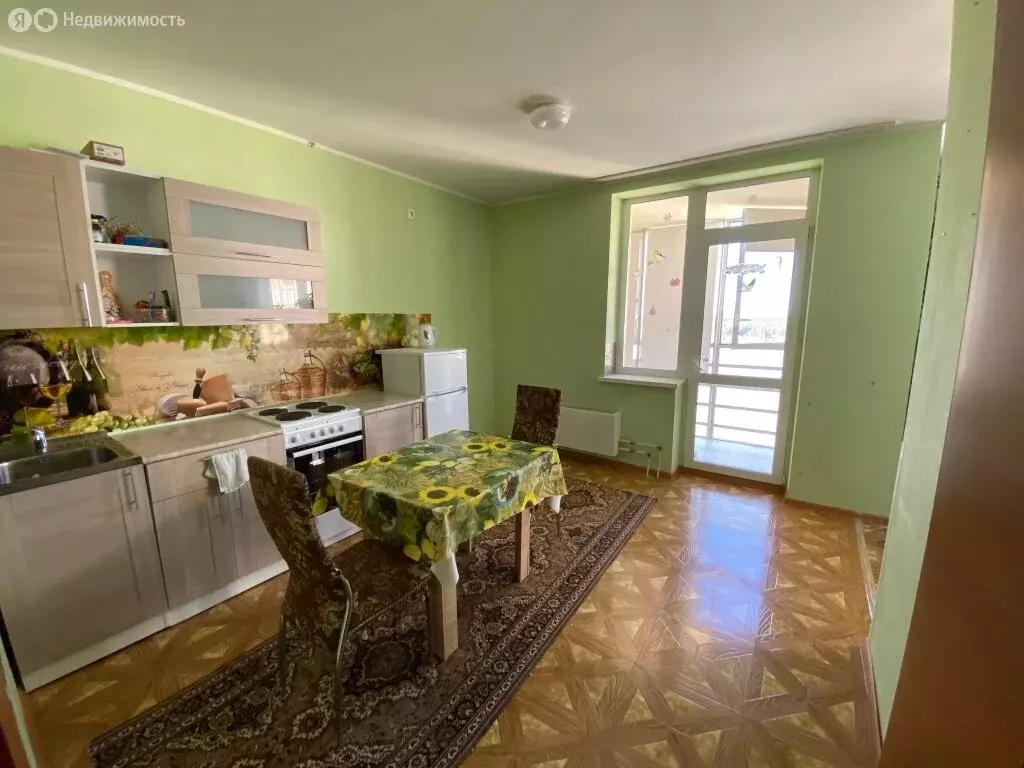 3-комнатная квартира: Екатеринбург, улица Бакинских Комиссаров, 99 ... - Фото 1