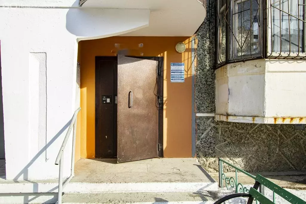 2-комнатная квартира: Тюмень, улица 50 лет Октября, 80 (73.8 м) - Фото 0