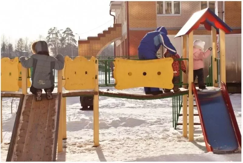 2-комнатная квартира: посёлок городского типа Свердловский, улица ... - Фото 2