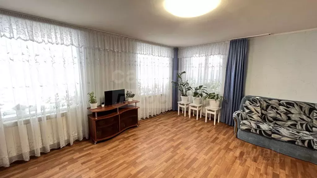 Дом в Оренбургская область, пос. Саракташ ул. Калинина, 5Б (76 м) - Фото 1