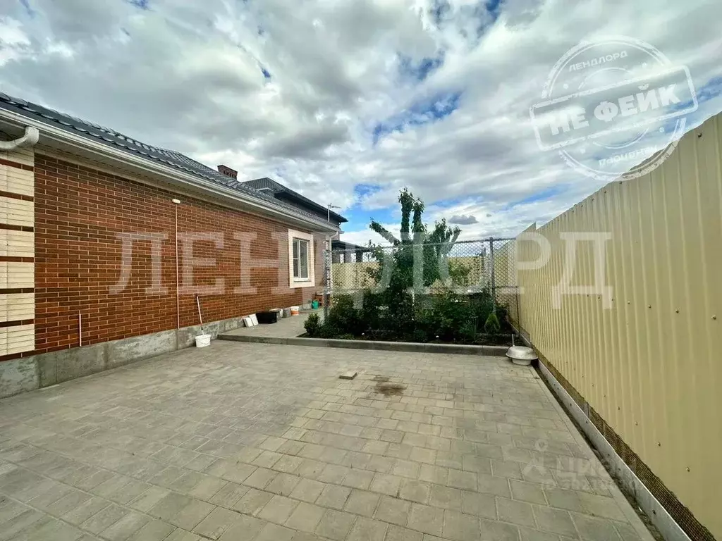 Дом в Ростовская область, Мясниковский район, с. Крым ул. Майи ... - Фото 1