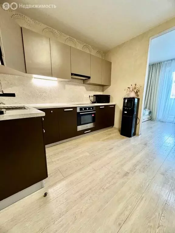 2-комнатная квартира: Челябинск, улица Братьев Кашириных, 85А (50 м) - Фото 2