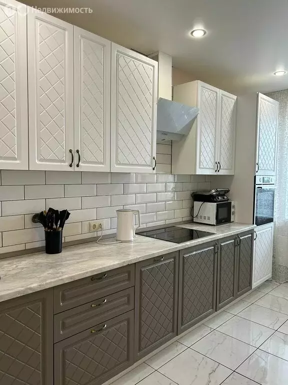 3-комнатная квартира: Томск, Иркутский тракт, 26 (86 м) - Фото 0