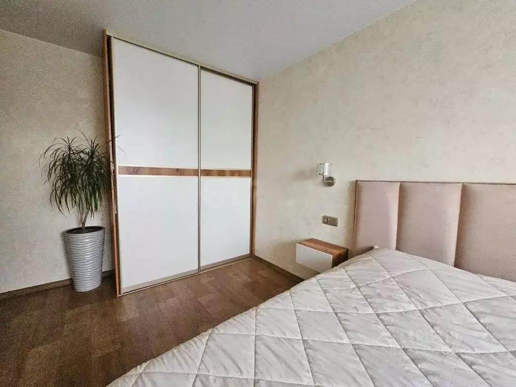 3-к кв. Тюменская область, Тюмень Антипино мкр, ул. Александра ... - Фото 1