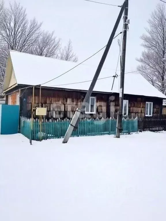 Дом в Тюменская область, Исетский муниципальный округ, пос. Коммунар  ... - Фото 1