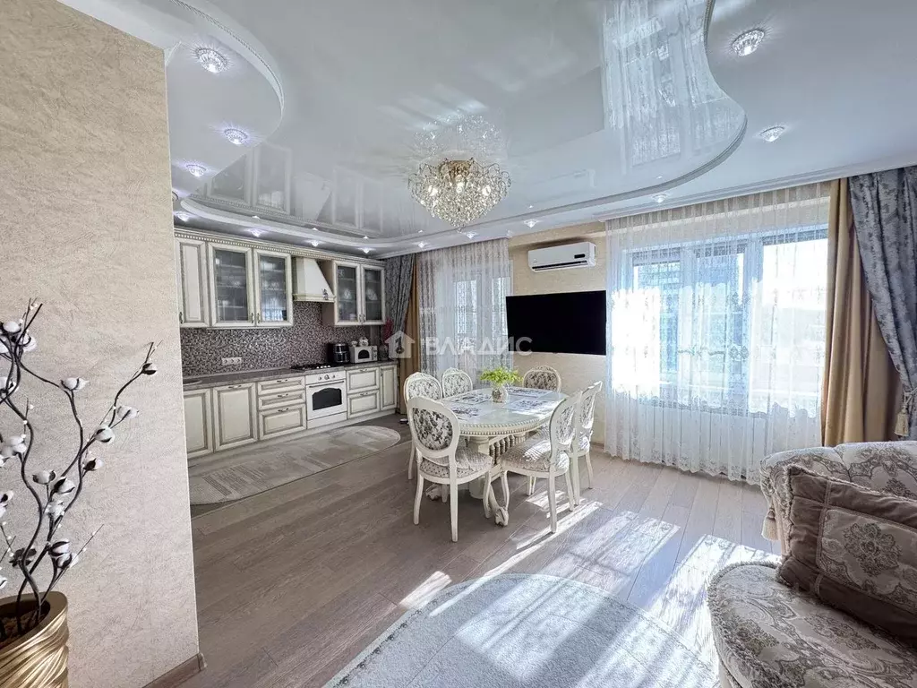 3-к кв. Белгородская область, Белгород Молодежная ул., 2 (82.6 м) - Фото 0