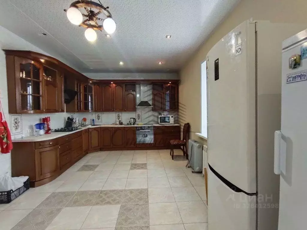 Коттедж в Белгородская область, Старый Оскол ул. Ленина (250 м) - Фото 2