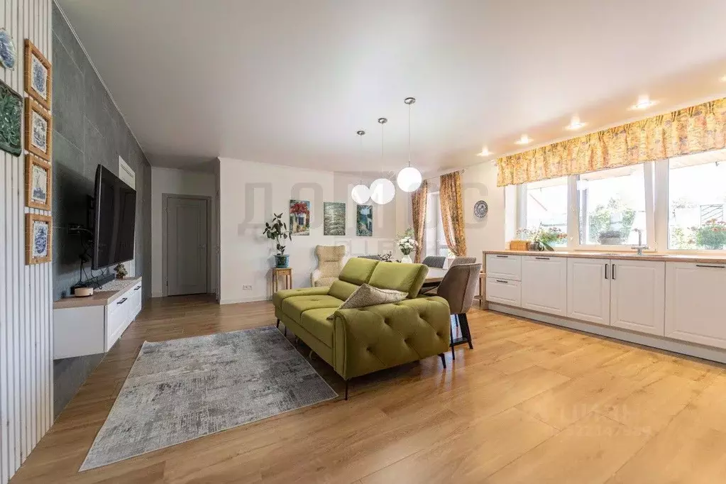 Дом в Свердловская область, Екатеринбург муниципальное образование, с. ... - Фото 1