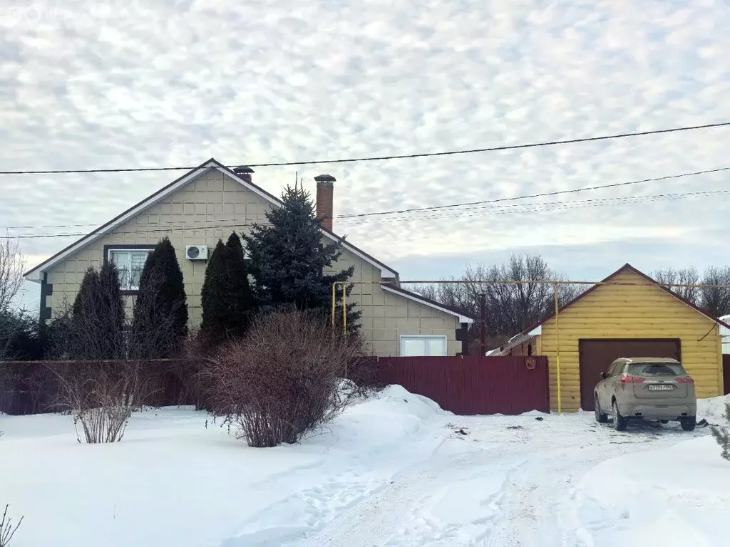 Дом в село Покровка, Центральная улица, 209 (200 м) - Фото 1