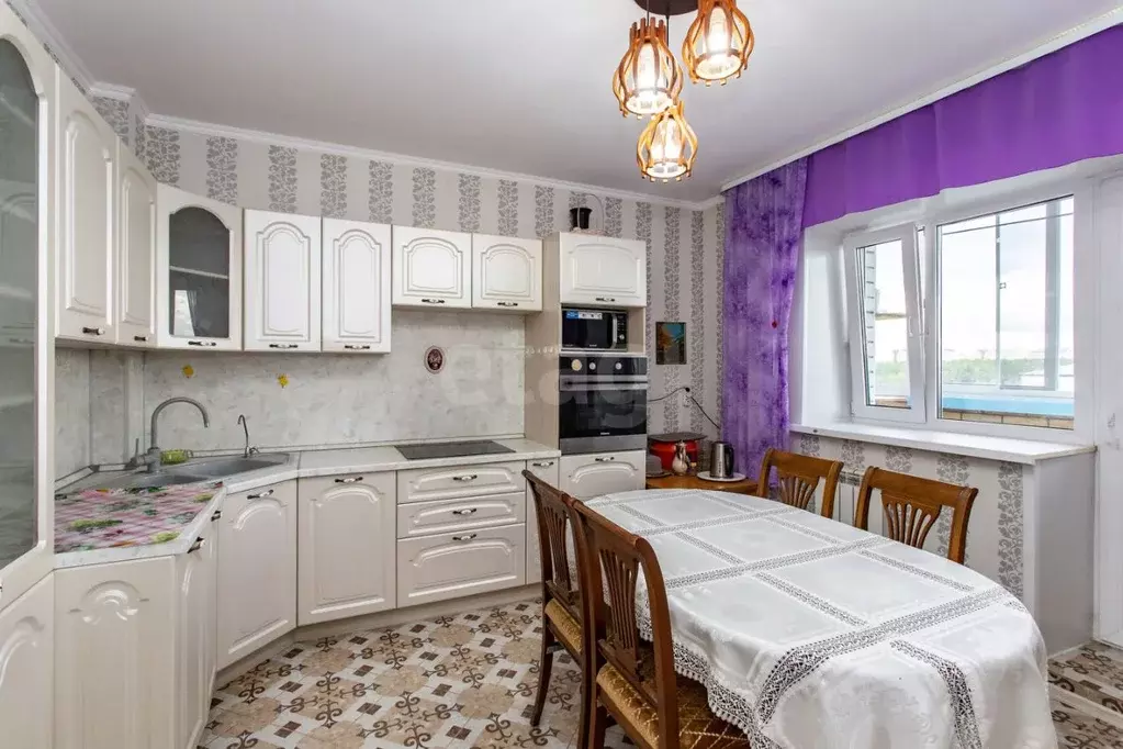 2-к кв. Тюменская область, Тобольск 3Б мкр, 19Б (57.1 м) - Фото 1