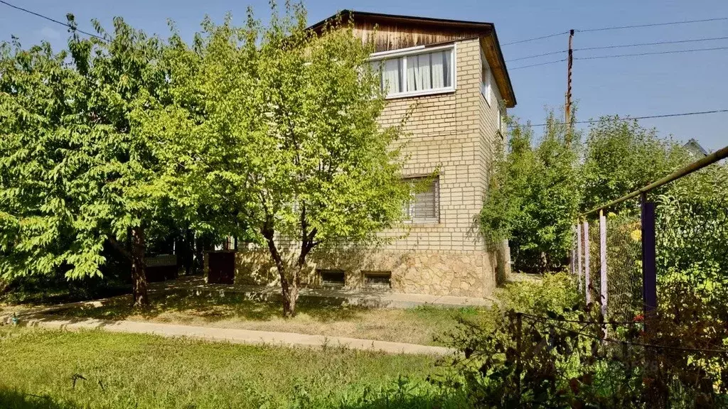 Дом в Саратовская область, Энгельсский район, Красноярское ... - Фото 1