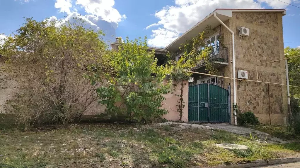 Дом в Крым, Феодосия ул. Московская (100 м) - Фото 1