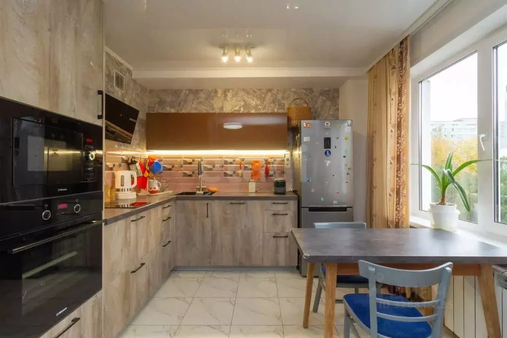 2-к кв. Красноярский край, Красноярск ул. Робеспьера, 32 (66.3 м) - Фото 1